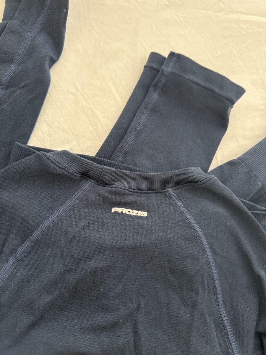 Lots de vêtements: Prozis workout set – D'occasion à Nebikon par Preloved_bykelly 1