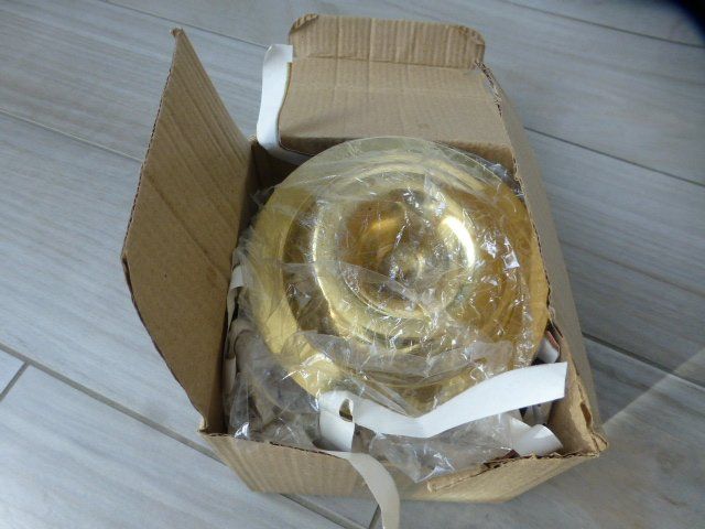 Statuette: Räucherstäbchenhalter aus Messing- Neu und Original Verpackt – Nuovo e nell'imballaggio originale da Nassenwil venduto da Raga01 2