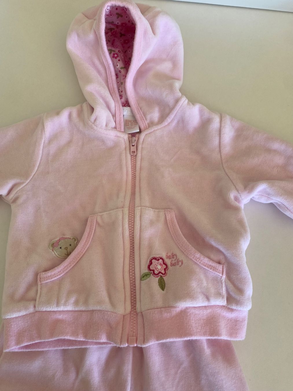 H&M Anzüge: Süsser Mädchen Traineranzug Gr. 62 Velours rosa – Gebraucht aus Rebstein von ann_b2rg 1