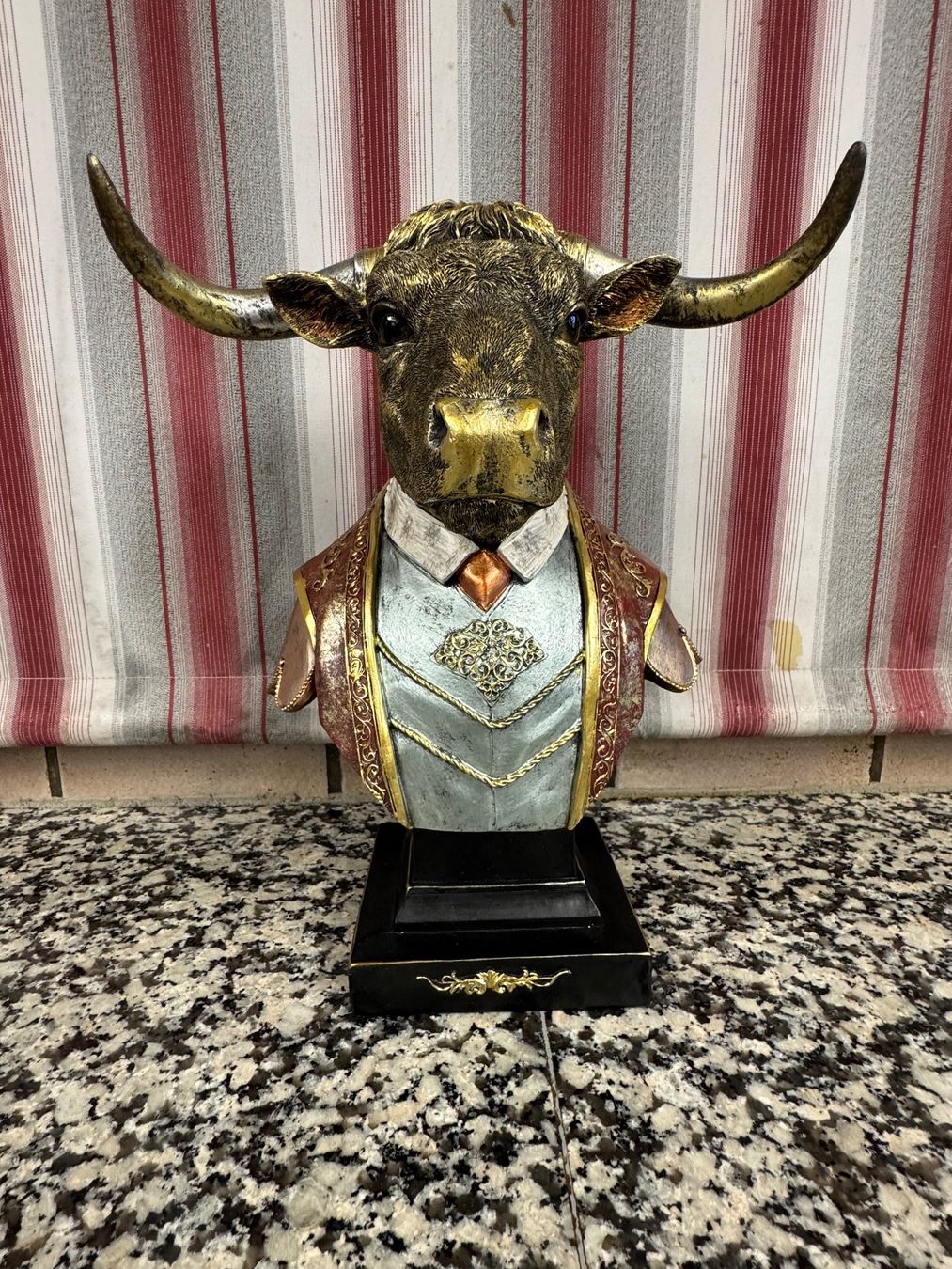 Toutes les décorations: Tolle  Stierkopf-Figur – D'occasion à Winterthur par sportdisco2 2