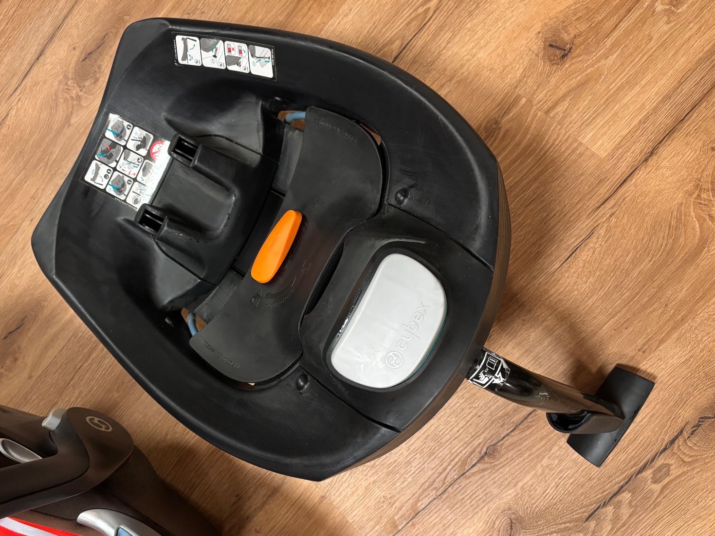 Cybex Sièges auto: Cybex Babyschale Aton Q mit Isofix Station – D'occasion à Zürich par Flake 1