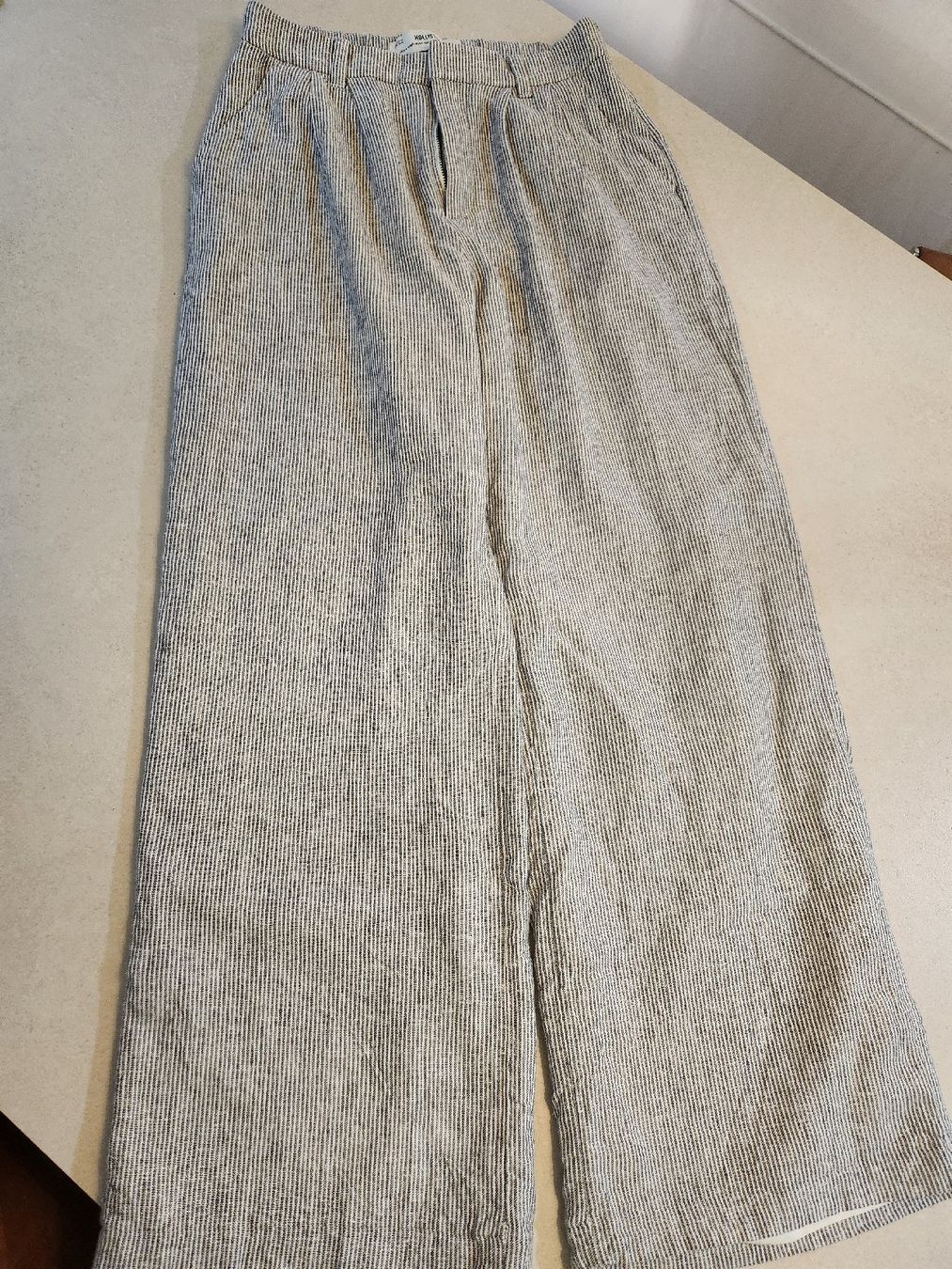 Hollister Pantaloni: HOLLISTER Hose, hellgrau, M – Usato da Cham venduto da pichurrita
