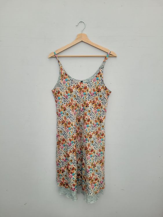 Mode : Zara enflamme la toile avec cette petite robe d'été qui sublime