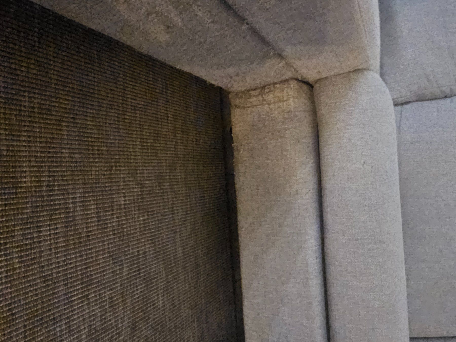 Livique Sofas: Graues Sofa abzugeben – D'occasion à Bremgarten b. Bern par cha_j9v2 3