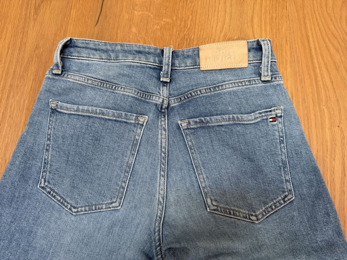 Tommy Hilfiger Jeans: Tommy Hilfiger Damen Jeans, Grösse 26 – Usato da Lungern venduto da Blauhausfrau 1