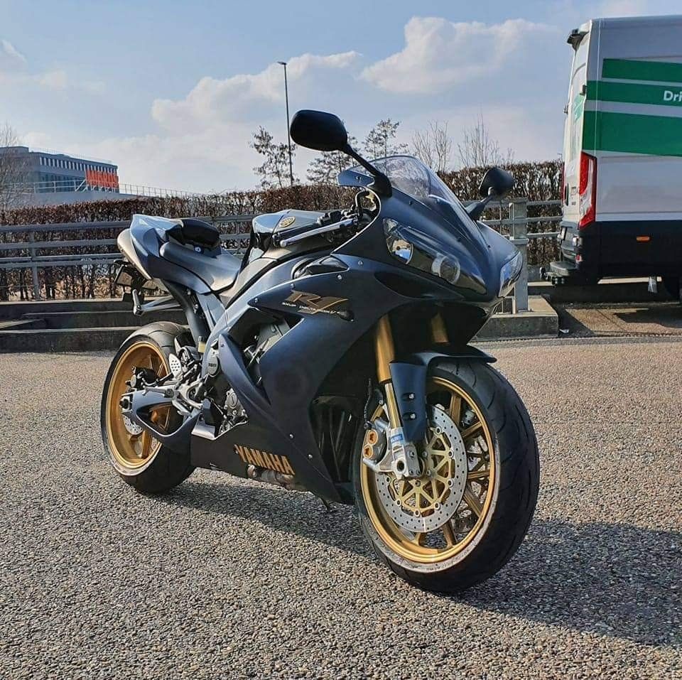 Yamaha Strada: Yamaha R1 RN12 SP – Usato da Ettenhausen TG venduto da vectra_16v_turbo 4