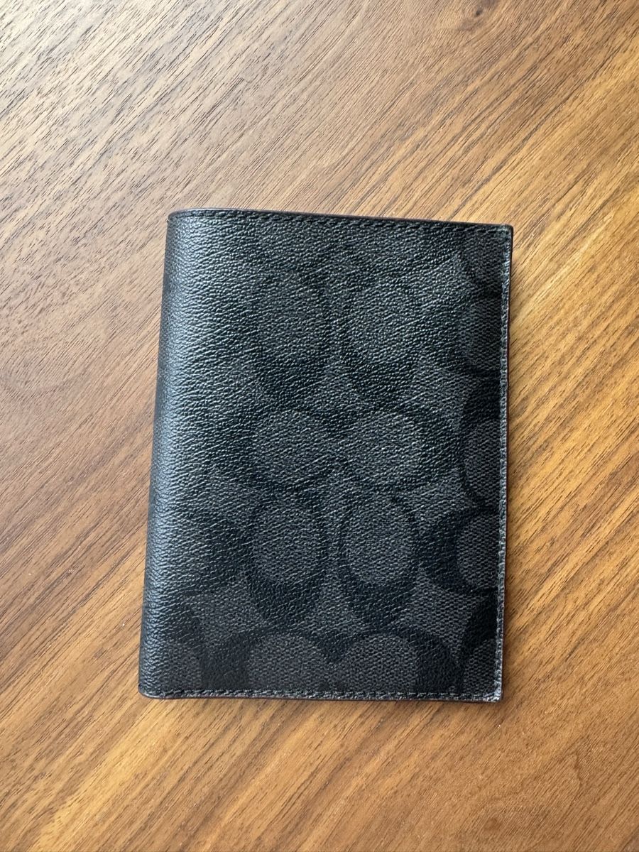 Coach Portafogli: Coach Passport Cover – Nuovo (secondo la descrizione) da Zürich venduto da alieacelina