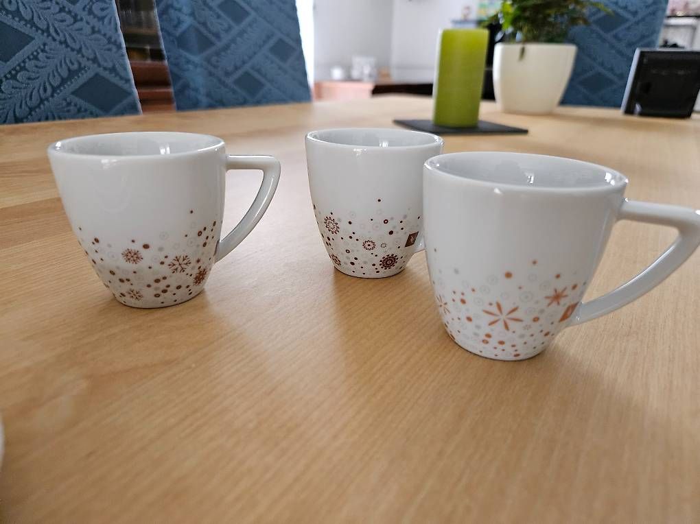 Set di piatti: Espressotassen – Usato da Luzern venduto da Fsnoopy
