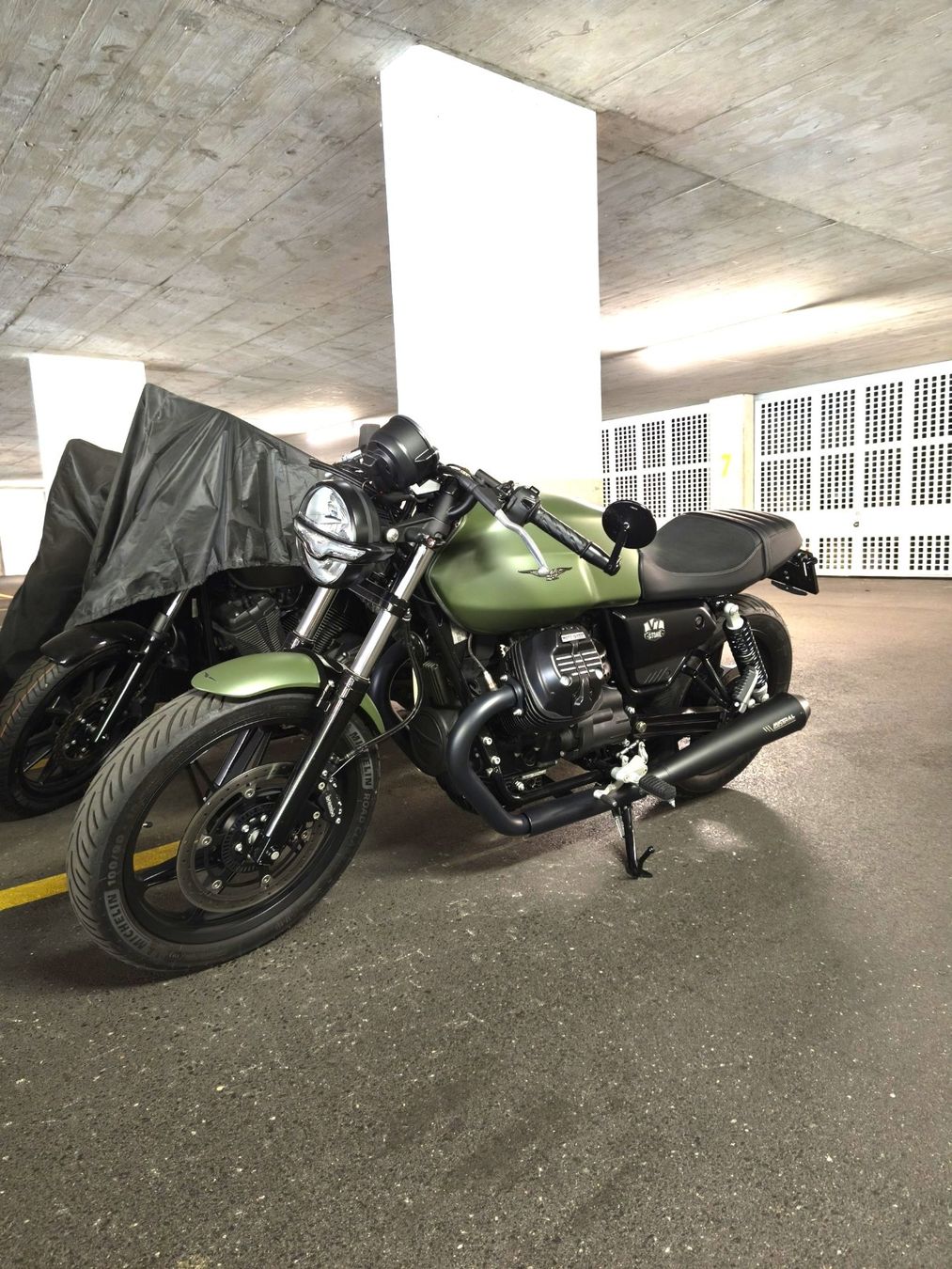 Moto Guzzi V7 850 Stone-Café racer (Gebraucht) in Renens VD für CHF ...