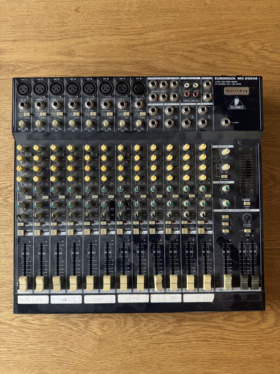 Behringer Console di mixaggio: Behringer Eurorack MX 2004A Mischpult – Difettoso da Basel venduto da Moehrli01