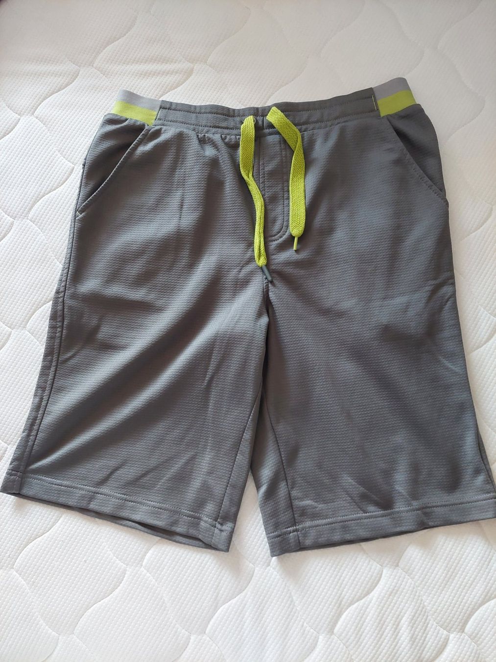 Pantaloni: Kurze Shorts – Usato da Hefenhofen venduto da GSC99