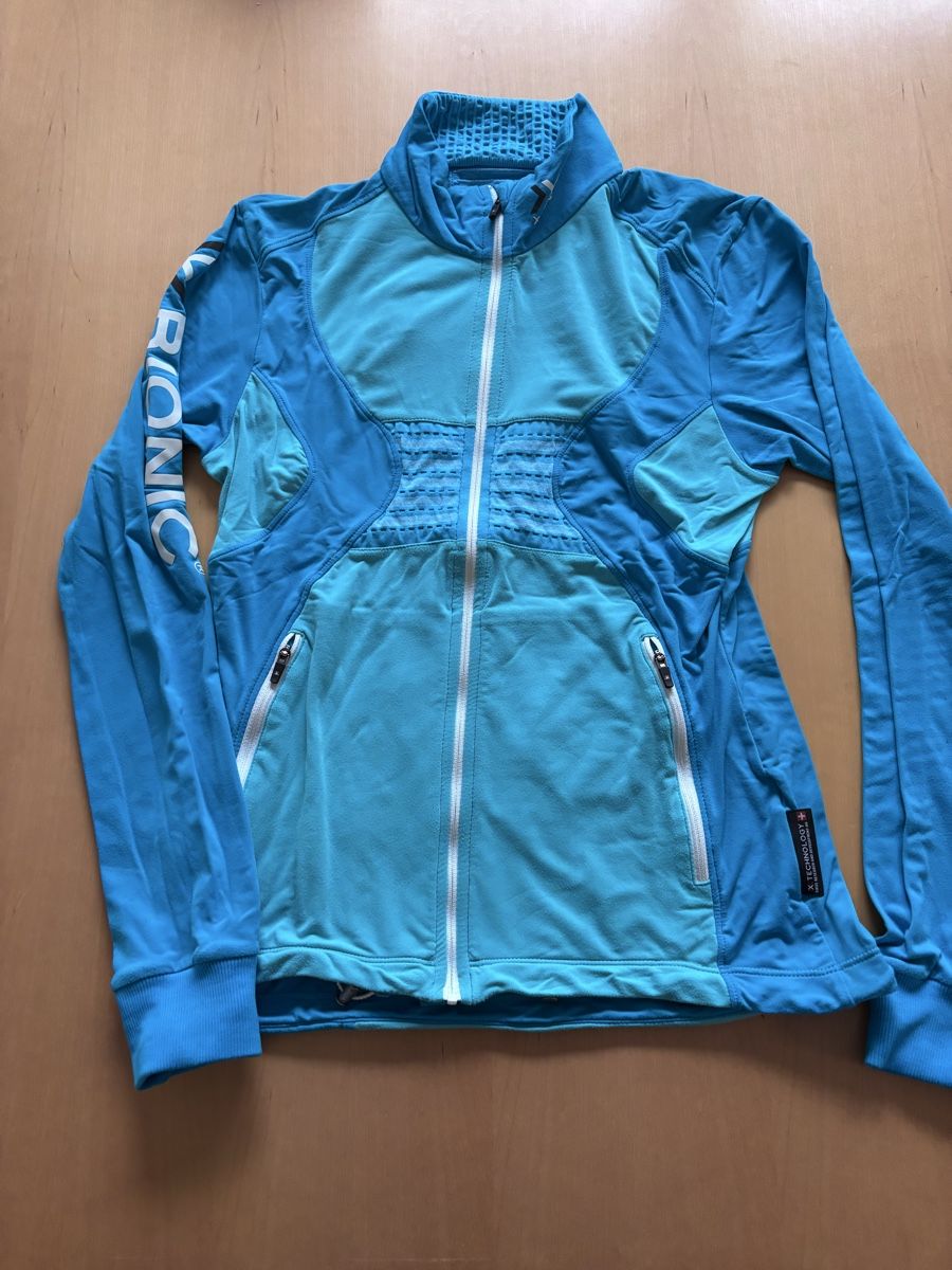 X-bionic Vestes: X-bionic Sportjacke Grösse S – D'occasion à Gränichen par Shopgirl13