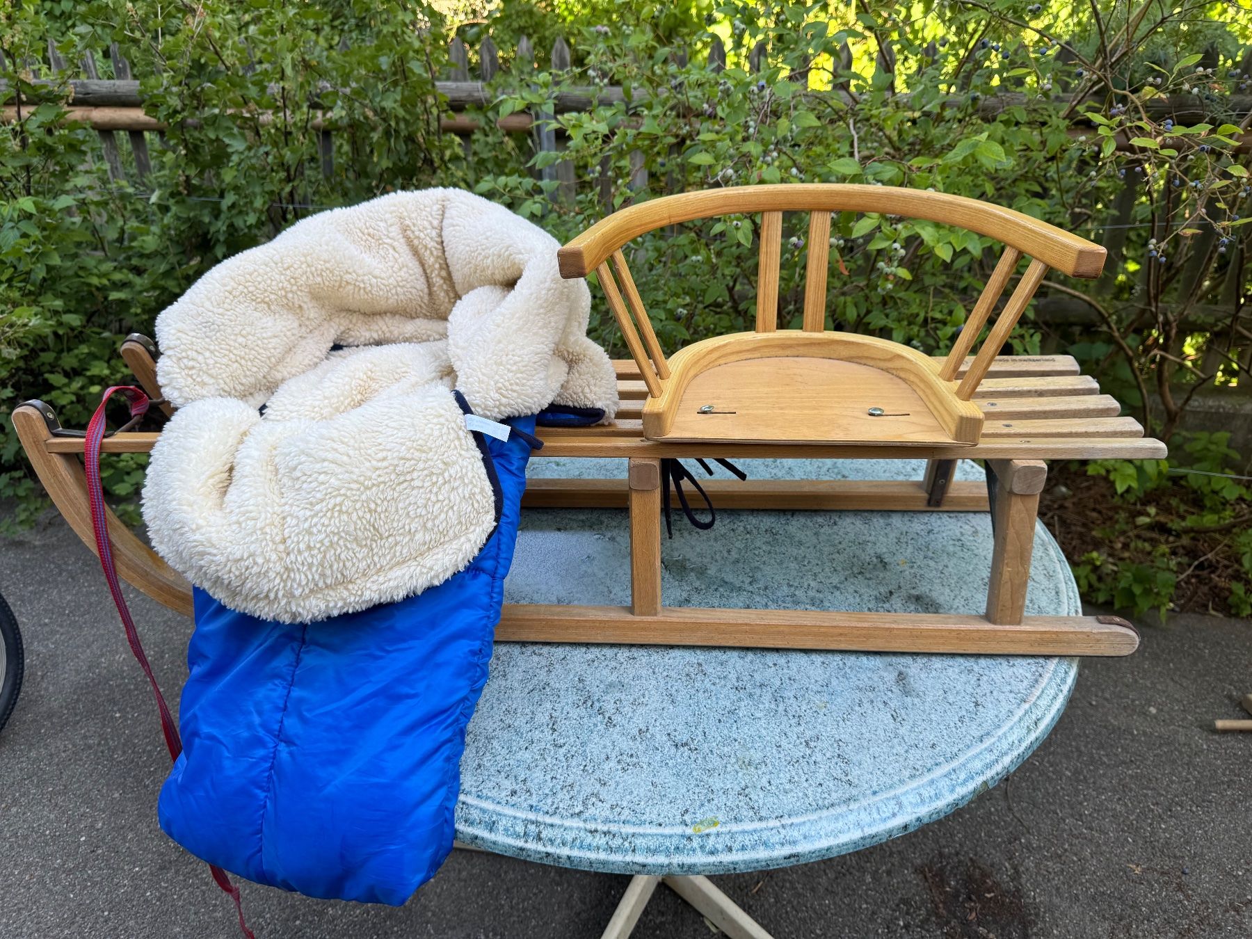 Davos Schlitteln: Davoser mit Graf "Sitzli" und "Schlafsack" - WINTERVORFREUDE – Gebraucht aus Zürich von lauscherli 1