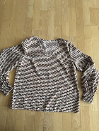 Shein Bluse Gr. M 38 / V Ausschnitt / neuwertig