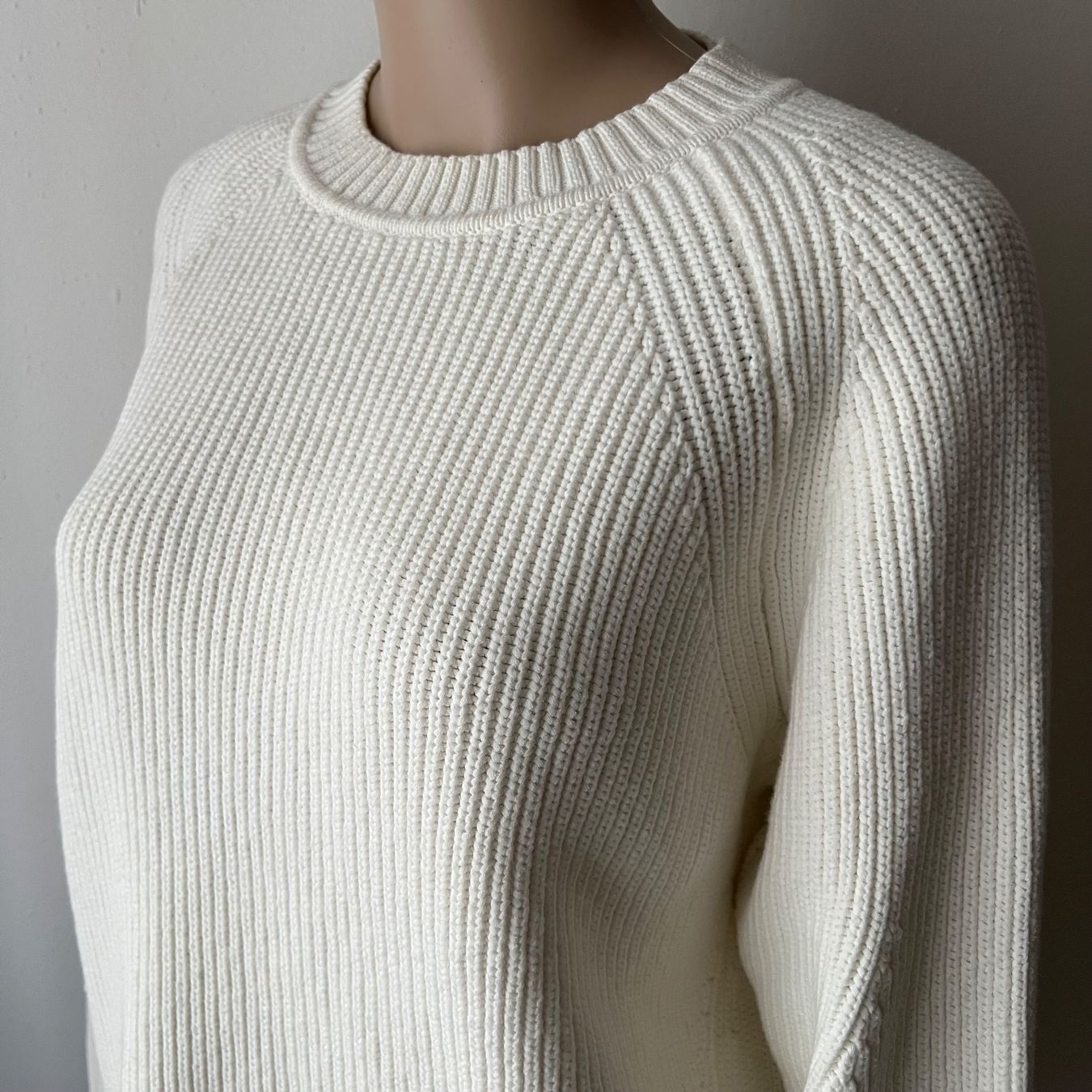 Pullover & Sweatshirts: FILIPPA K Pullover mit Ausschnitt am Rücken 🤍 – Gebraucht aus Zürich von ClosetQueen 5