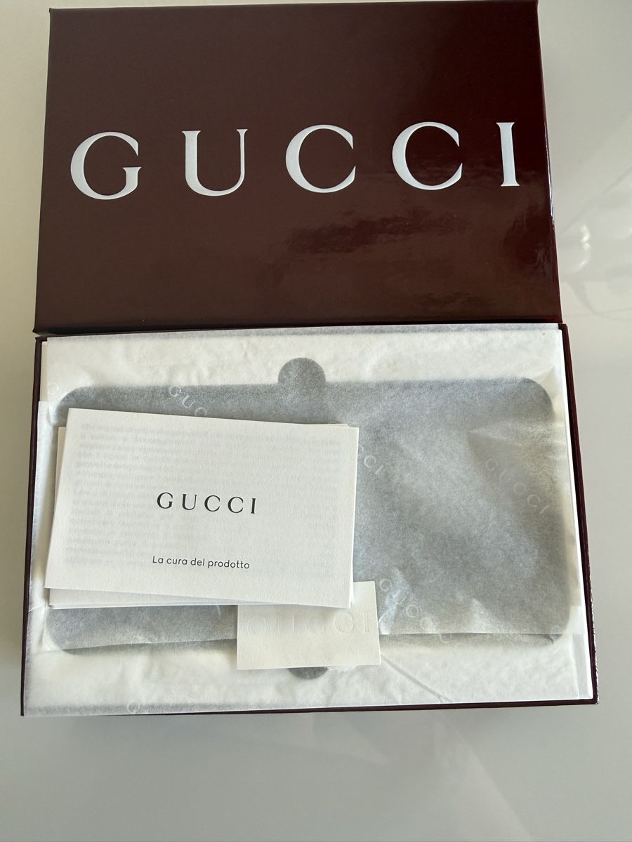 Gucci Cover & Protezioni schermo: Gucci Iphone 16pro Hülle – Nuovo e nell'imballaggio originale da Rheinfelden venduto da Sabjoo84 2
