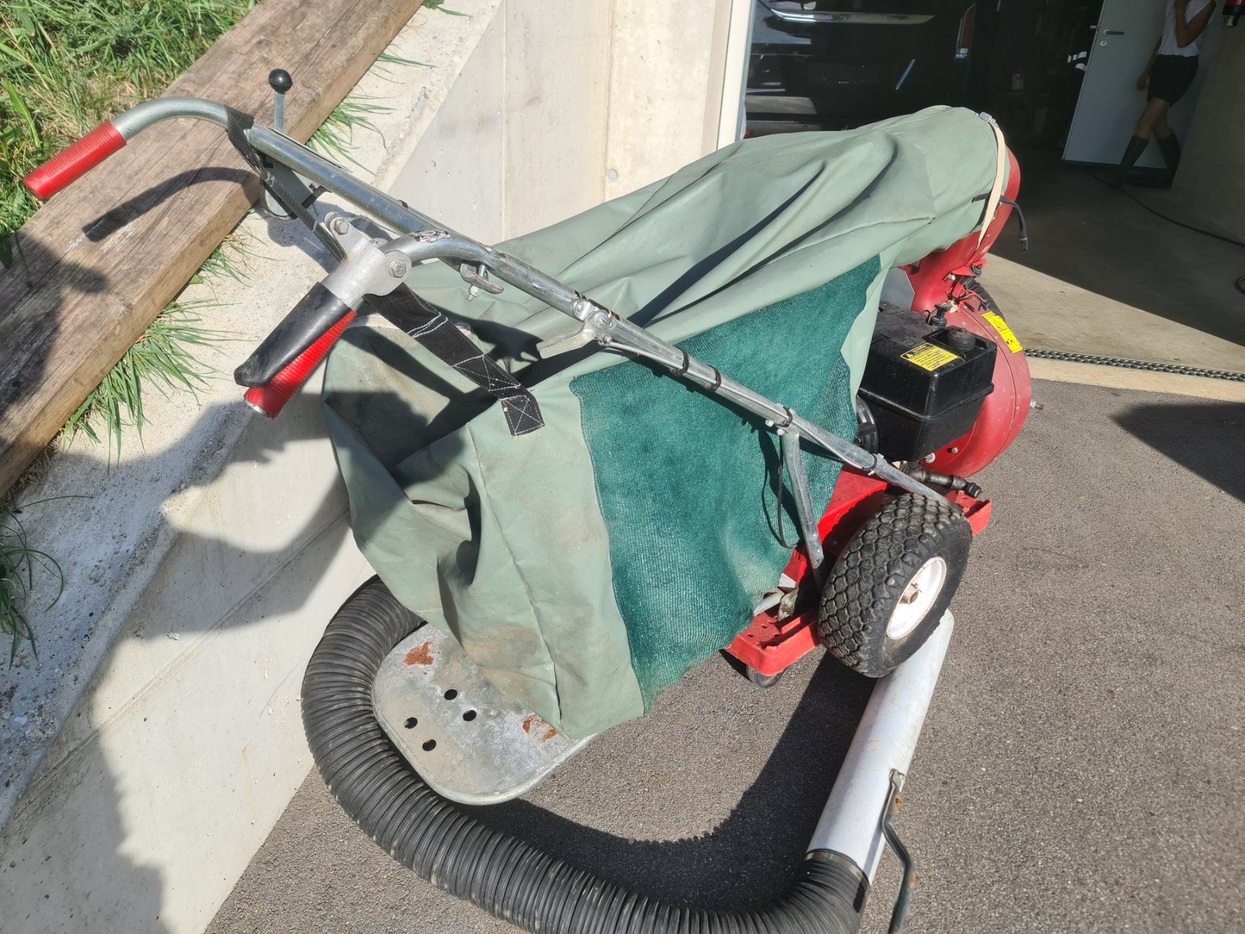 Tutte le macchine: Laubsaugmaschine – Usato da Worb venduto da Werich 4