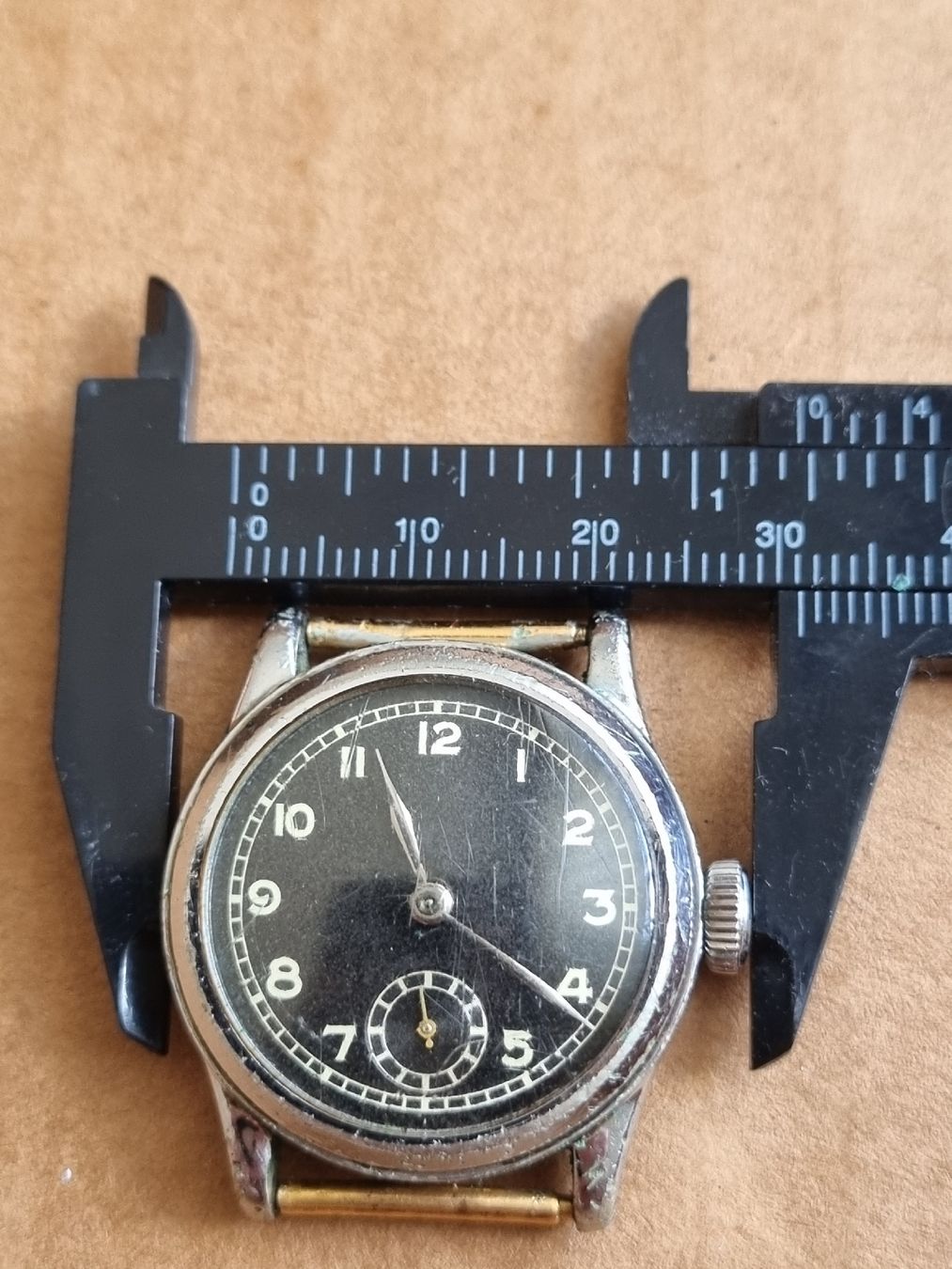 Orologi: Handaufzug Uhr  – Difettoso da Schaffhausen venduto da Leveron13 1