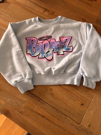 Sweatshirt Zara Bratz hellblau Grösse 130 guter Zustand