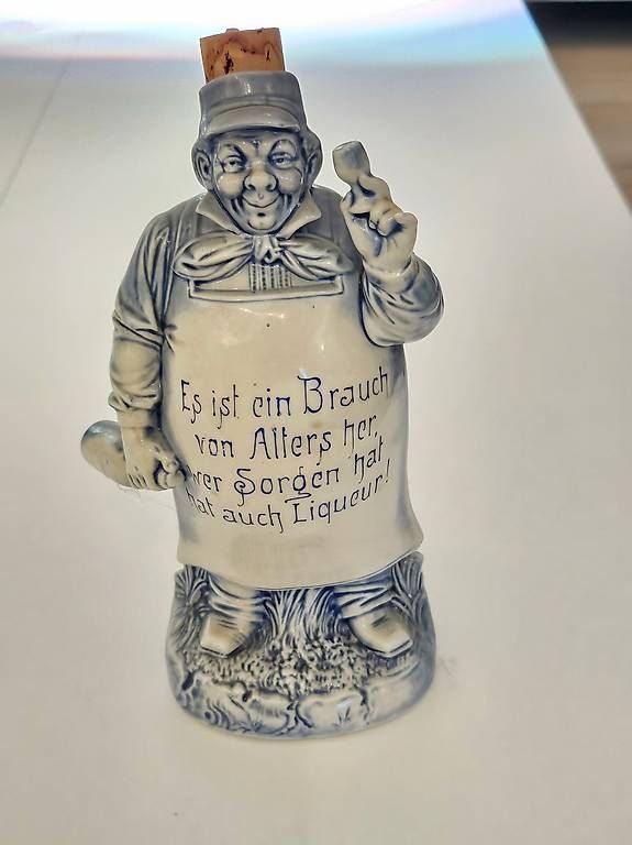 Cucine complete: Liqueur behälter plus 2 Trinkgläsli – Usato da Basel venduto da lovedragon
