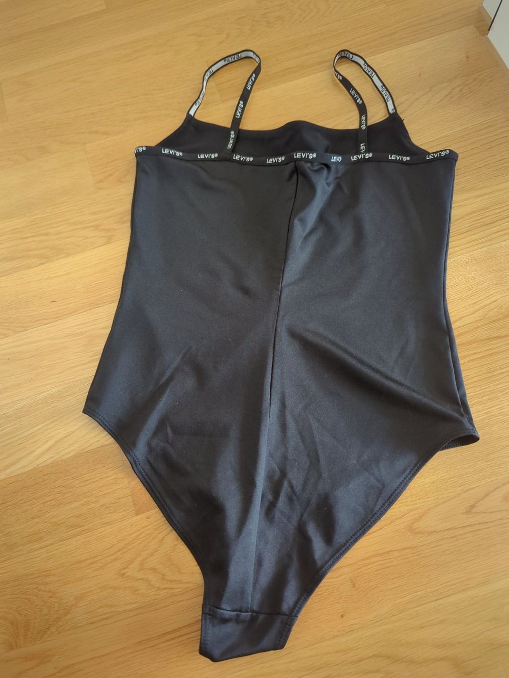 Levi's Tops: Schwarzer Levi's Body Gr. S/neuwertig – Neu (gemäss Beschreibung) aus Zug von sunshinestateofmind 1