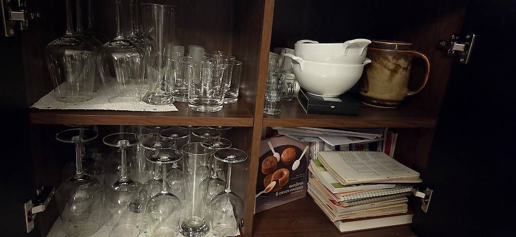 Buffets: Vaisselier  – D'occasion à Vallorbe par bal_g8j5 2