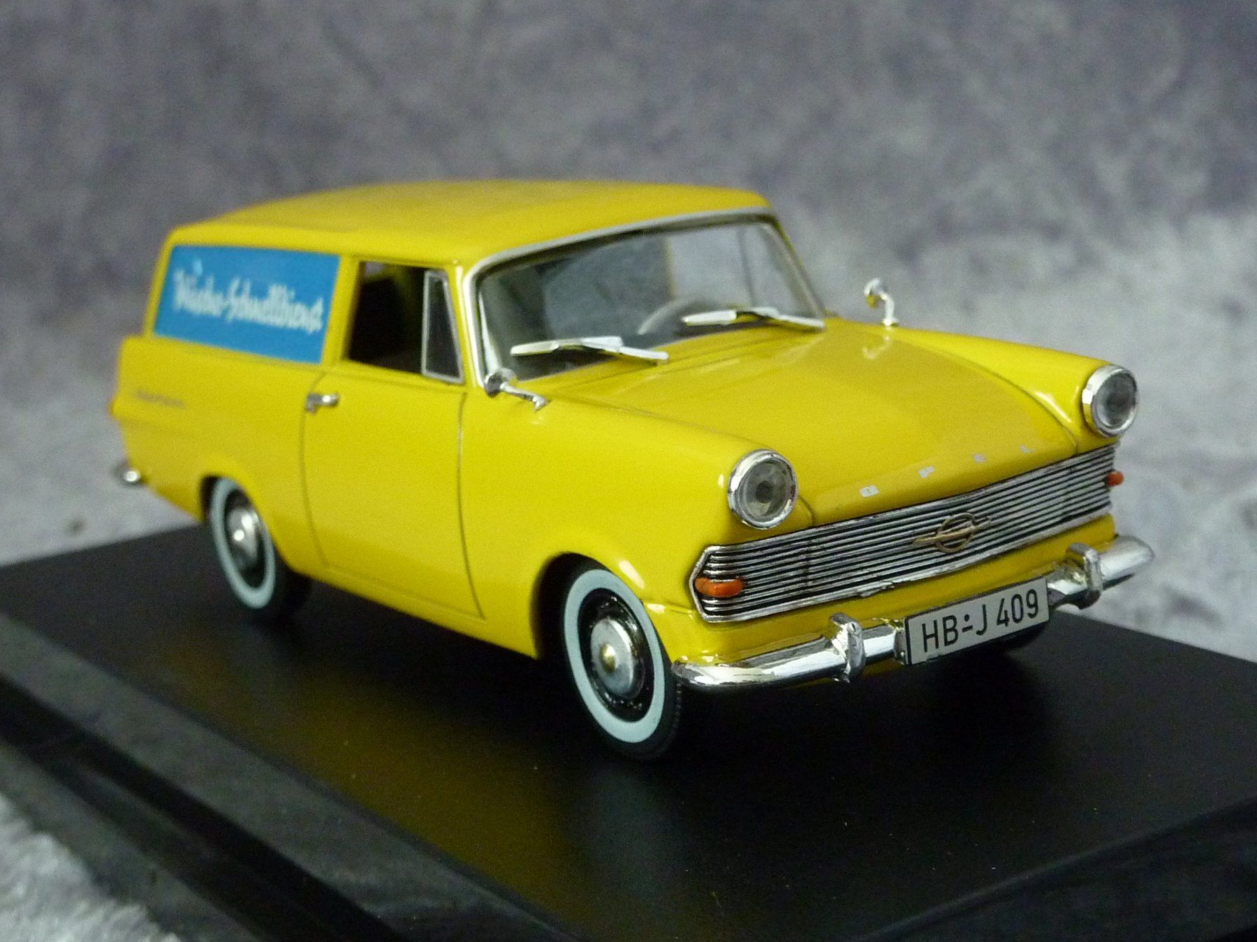 Opel Modellini d'auto: Opel Rekord P2 Caravan 1960 – Nuovo e nell'imballaggio originale da Dürrenäsch venduto da modellautos4you 4