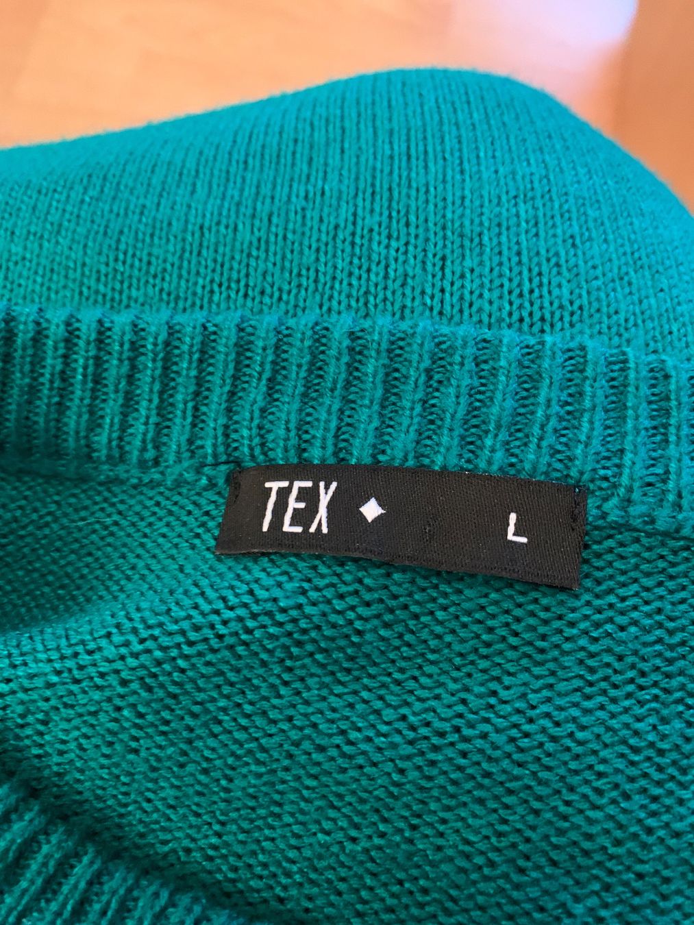Pullover & Sweatshirts: Joli pull de Noël vert Tex taille L – Gebraucht aus MEYRIN von Gwendo10 2