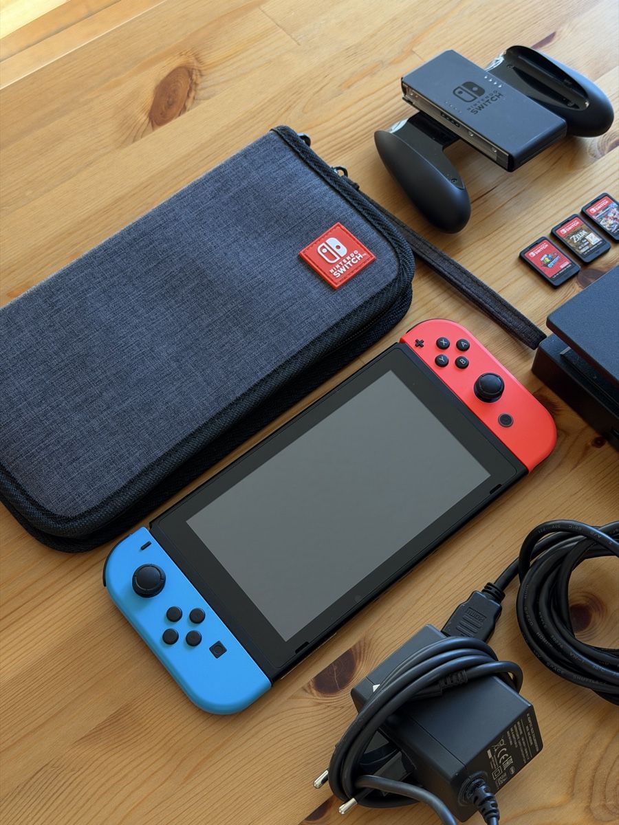 Nintendo Console: Nintendo Switch V1 Console – Complete Set + 3 Games + Case – Usato da Zürich venduto da idbronskiy 3