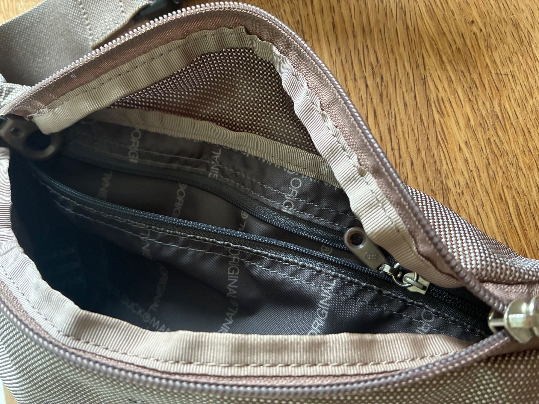 Mandarina Duck Borse da donna: Bauchtasche Mandarina Duck – Usato da Zürich venduto da Mauersegler 3