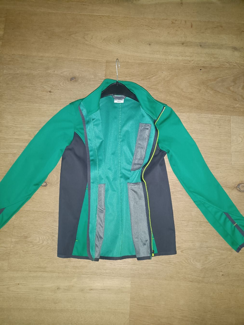Giacche & Cappotti: Kinder-Softshelljacke, grün-grau, 146/152 – Usato da Winterthur venduto da meci02 3