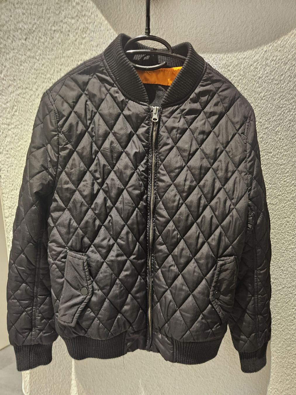 Giacche: Urban Classics Steppjacke Schwarz, Grösse S-M – Usato da Liestal venduto da corneb