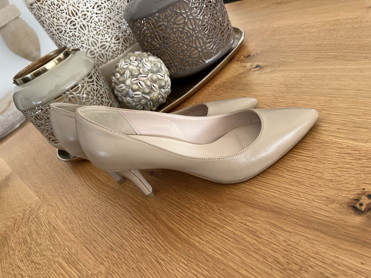 Scarpe da donna: Neue Lederpums von Cole Haan – Nuovo (secondo la descrizione) da Döttingen venduto da Steinklopferin