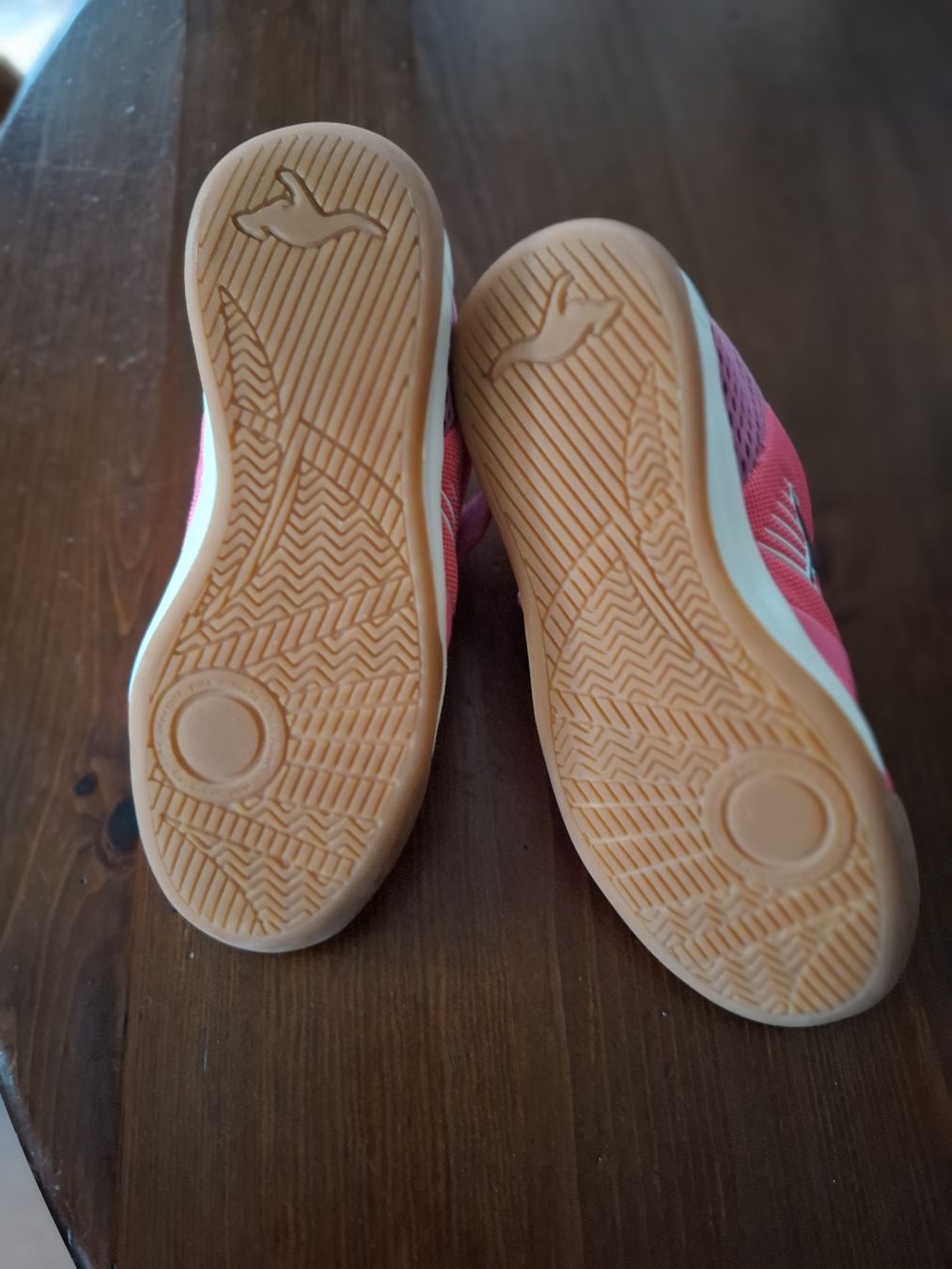 Scarpe per ragazze: Hallenturnschuhe Gr 30 – Usato da Hätzingen venduto da Snoopi84 2