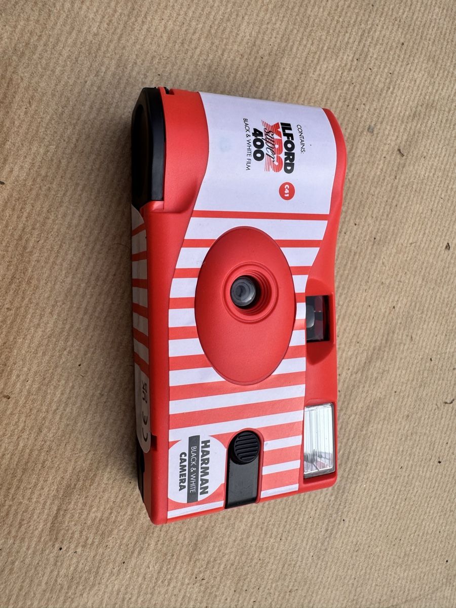 Appareil photo: Set aus 2 Einwegkameras: Ilford XP2 Super 400 & Fujifilm fli – D'occasion à Küttigen par Melisch1000