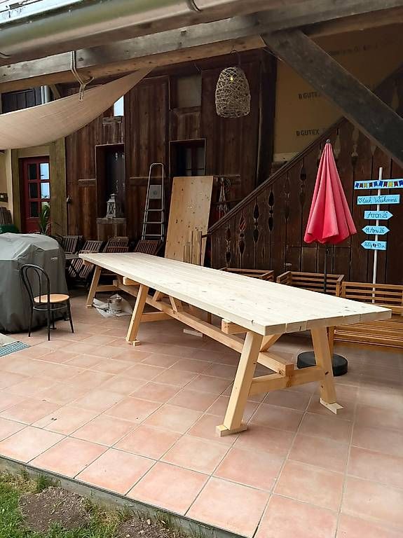 Tavoli: Robuster Gartentisch aus Massivholz – Usato da Studen BE venduto da Joel_Winkelmann