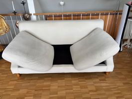 Sofa pflegeleicht mit waschbaren Kissen.