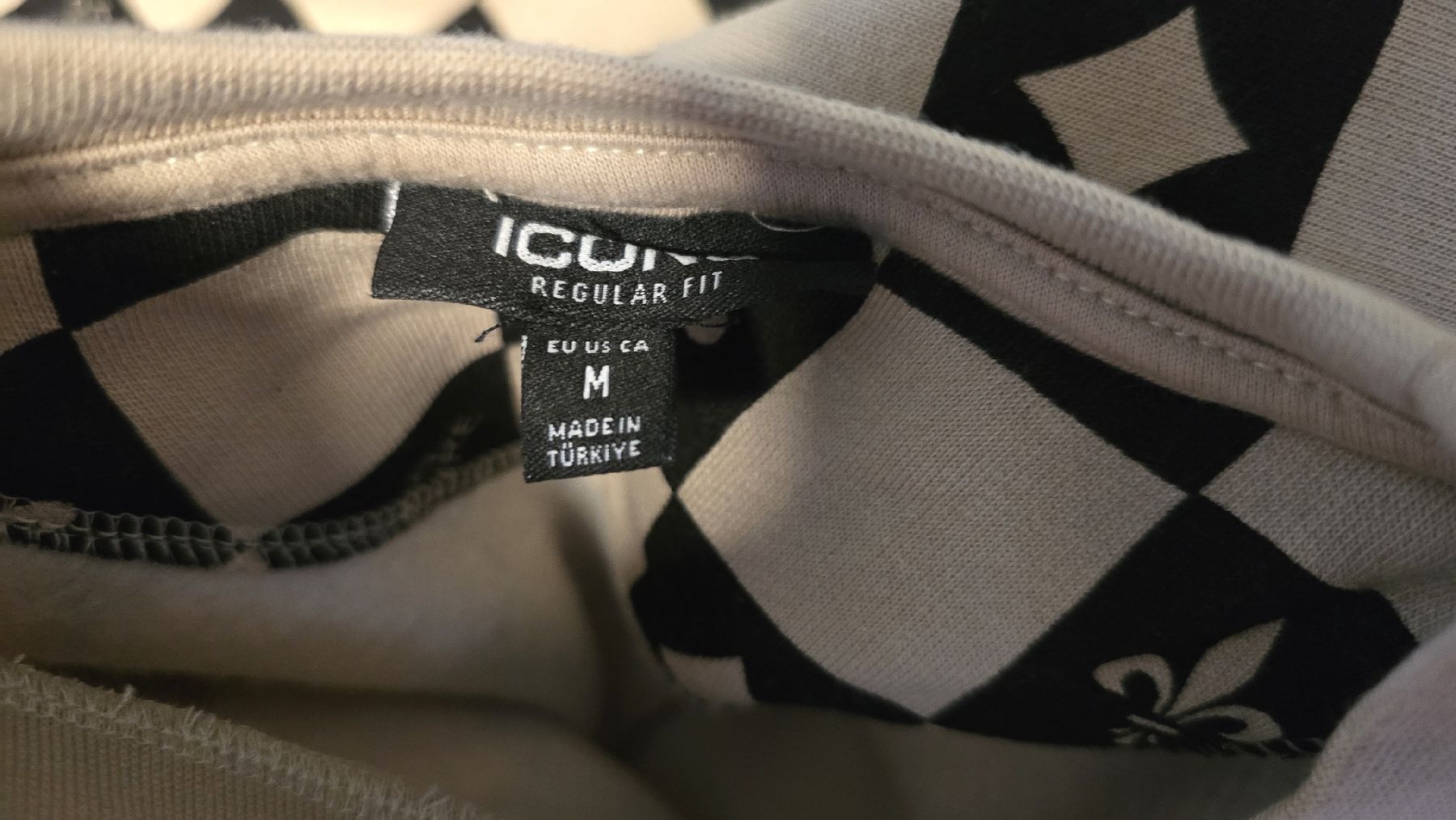 Maglioni & Felpe: ICONO Couture Pulli, Gr. M, Neu – Nuovo e nell'imballaggio originale da Muttenz venduto da pixopus 2