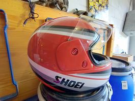 Alt-modernisierter aufbereiteter Helm grösse M