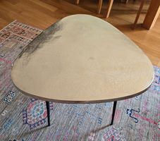 Moderner Dreibein-Beistelltisch, Silber-Look, Top Zustand