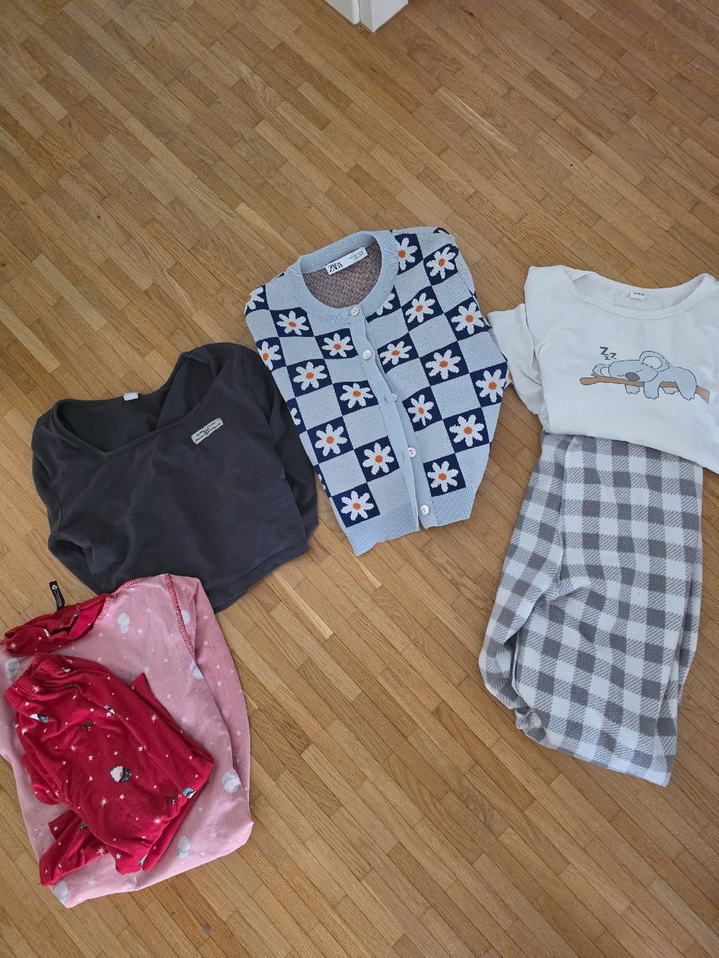 H&M Lotti & Set di vestiti: 30 teiliges Mädchen HERBST & WINTERPAKET – Usato da Zufikon venduto da gioiata 3