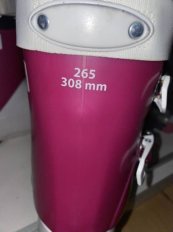 Scarpe da donna: Chaussures de ski excellent état  – Usato da Montreux venduto da HMA3 1