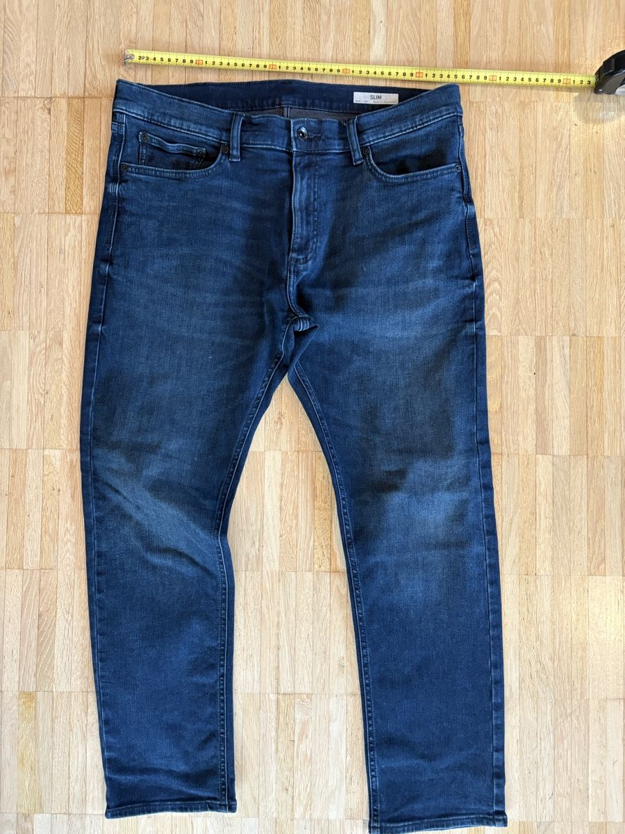 Jeans: Marks&Spencer blue/black Slim Men's Jeans - Size 36 – Gebraucht aus Nyon von Iamher