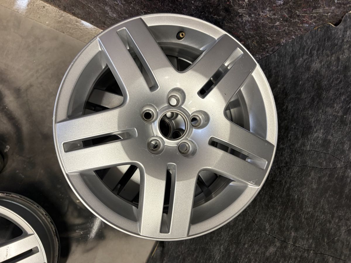 Volkswagen Felgen: Felgen VW 5x100 15” – Gebraucht aus Bironico von Sgrazza 5