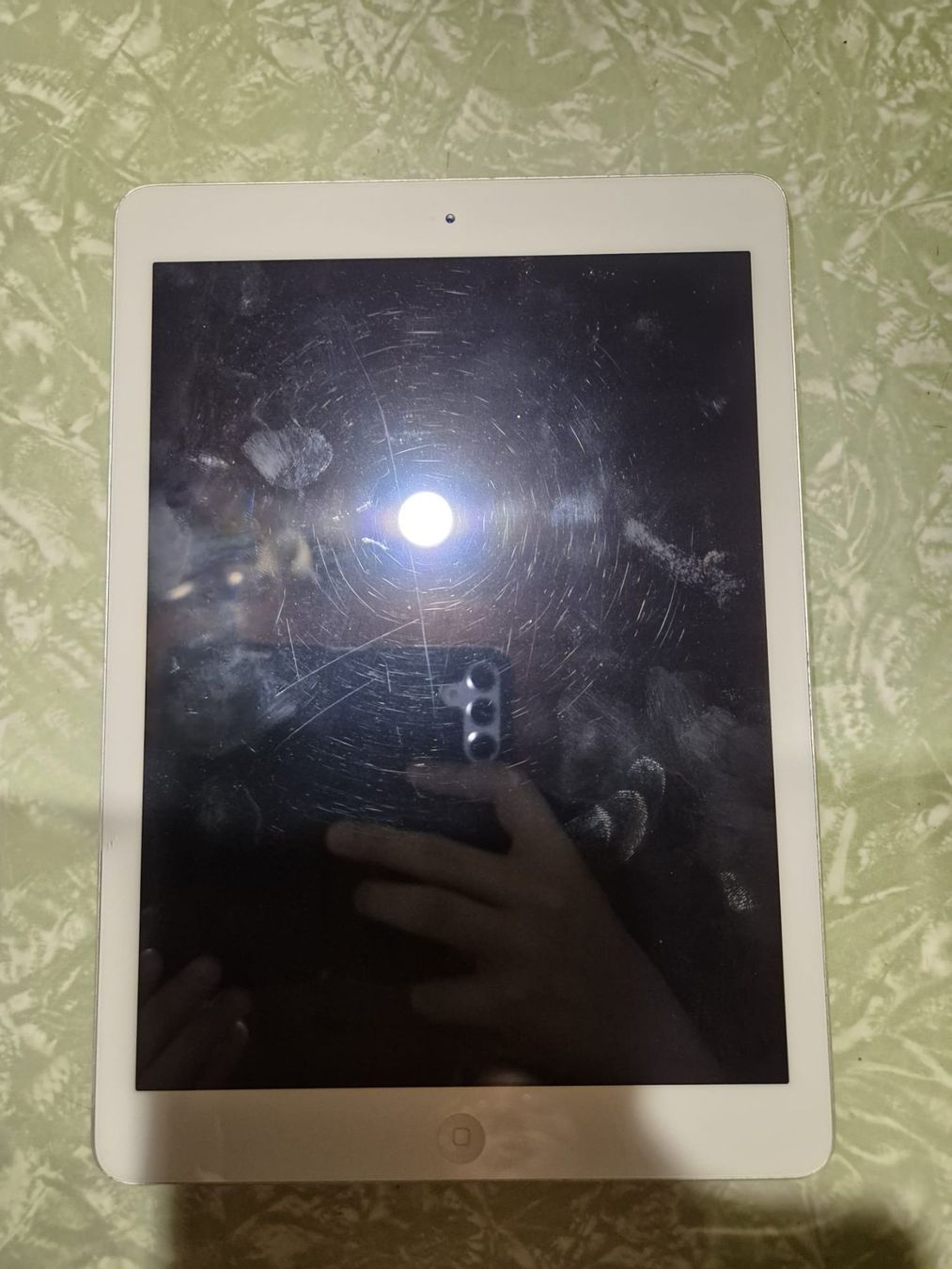 Apple Tablet PC: i Pad – Difettoso da Wyssachen venduto da Holmia
