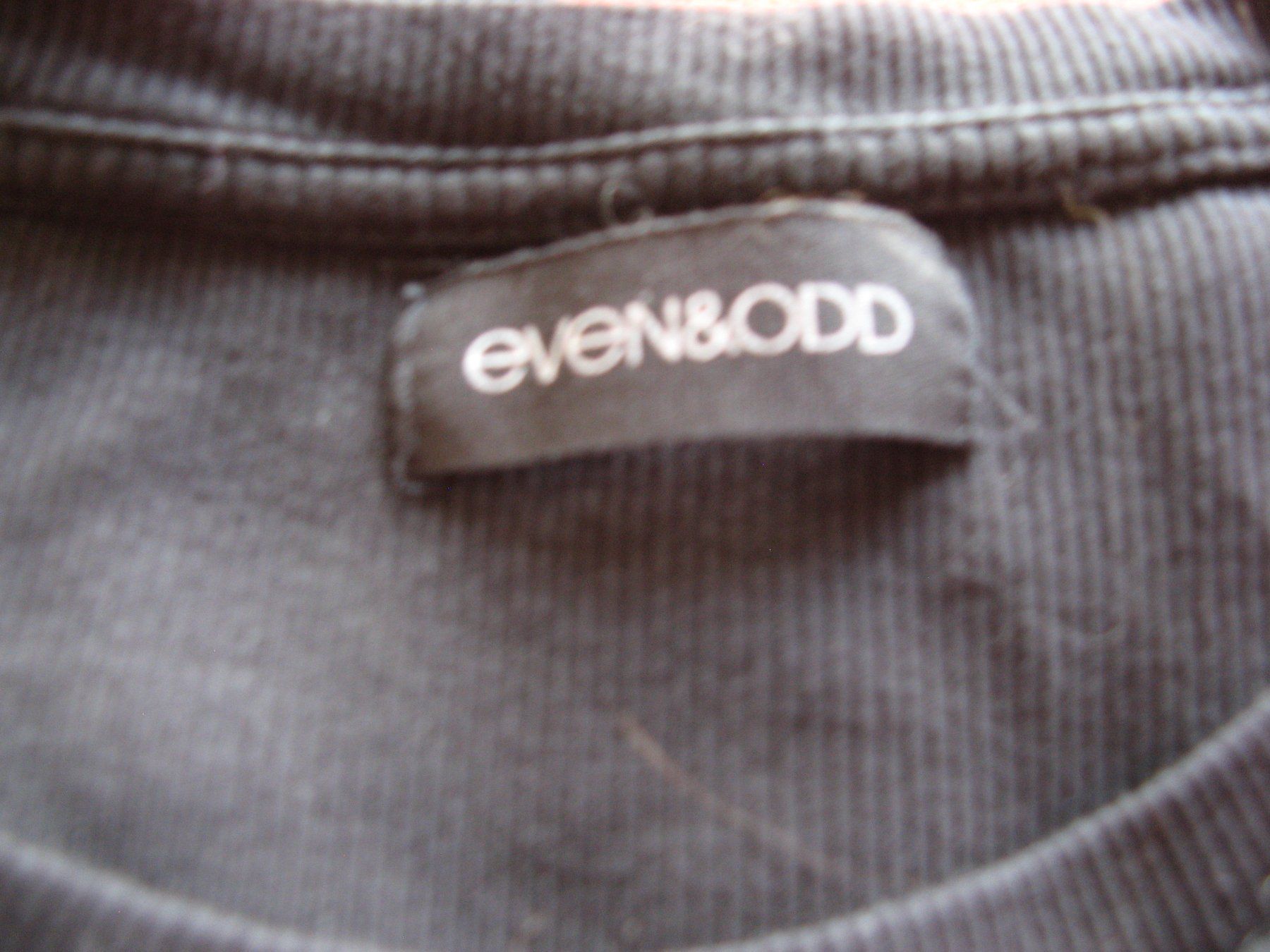 T-Shirts: Shirt von Even&Odd Gr. L schwarz – Gebraucht aus Zürich von apil 6
