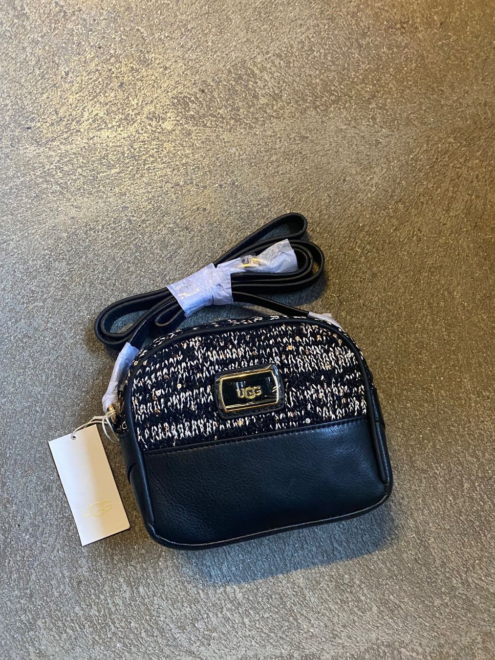 Ugg Borse da donna: Sac UGG Vivi Sparkle Knit Zip – Nuovo e nell'imballaggio originale da Orbe venduto da D-stockFactory-Orbe