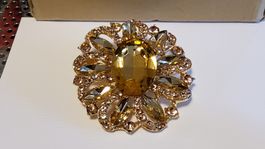 Elegante goldene Brosche mit Strass-Steinen, neuwertig!
