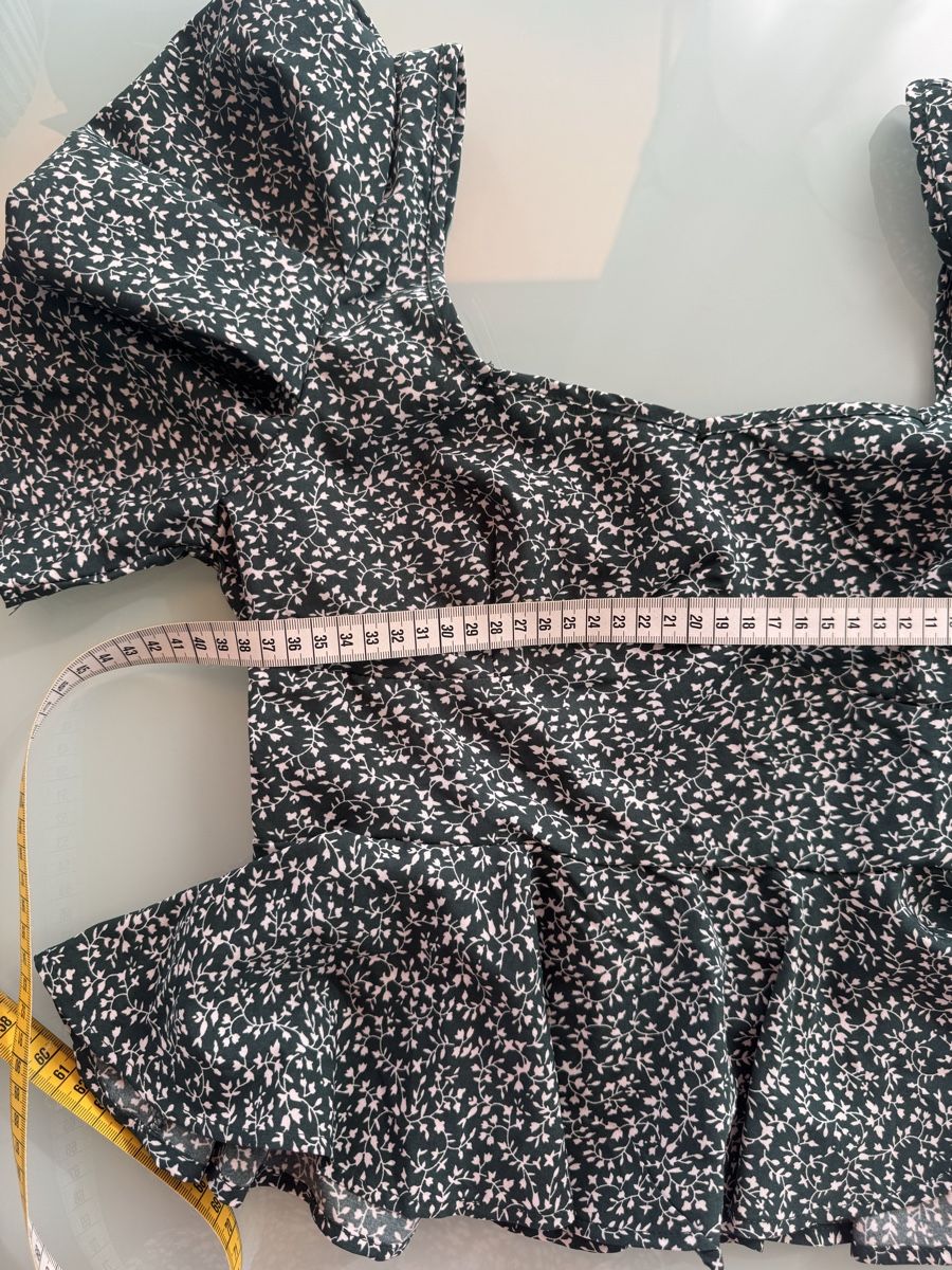 Top: Sommer Bluse mit Blumenmuster XS-S – Nuovo (secondo la descrizione) da zürich venduto da Bailey17 5