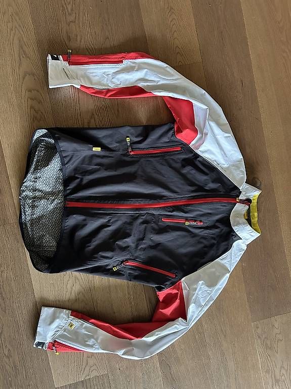 Jacken: Veste de vélo  – Gebraucht aus Choulex von superposition